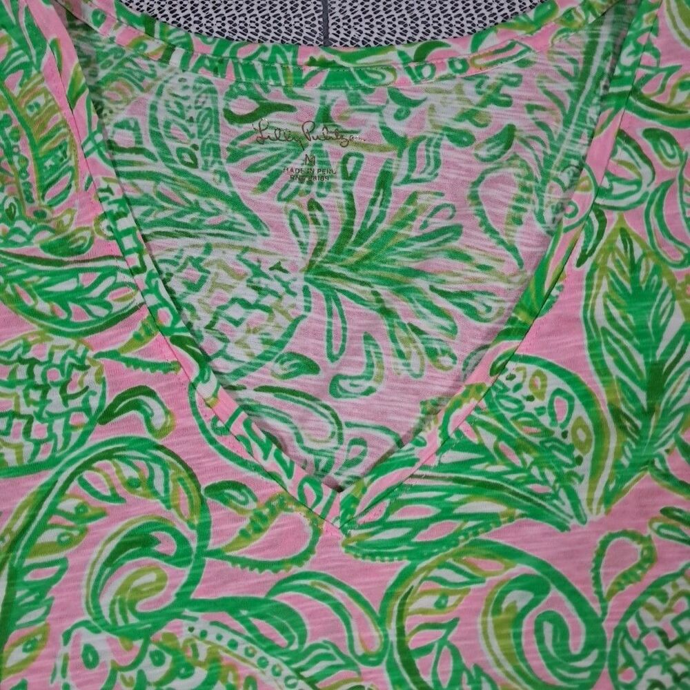 LILLY PULITZER ETTA MANDEVILLA BABY FINS AND FLIPPERS V NECK GREEN PINK SHIRT M - Picture 2 of 8